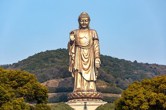 The Lingshan Grand Buddha and Nianhua Bay: A Zen World by Lake Taihu